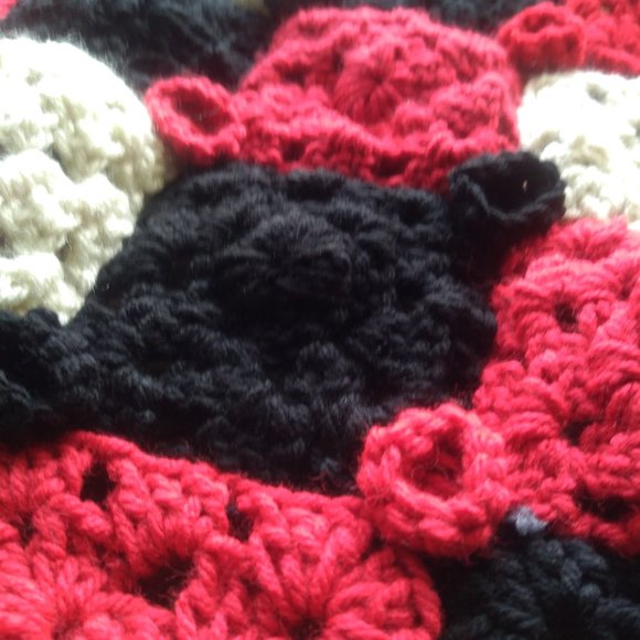 Vampire Granny baby blanket - Picture 6 of 11
